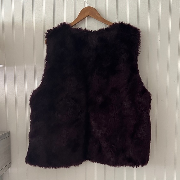 New! Forever 21 Deep Purple Faux Fur Vest sz 2X - Picture 9 of 9